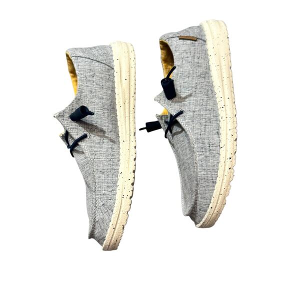 B2. Hey Dude Women's Wendy Chambray Lace-Up Loafer Size 7 - Picture 4 of 12